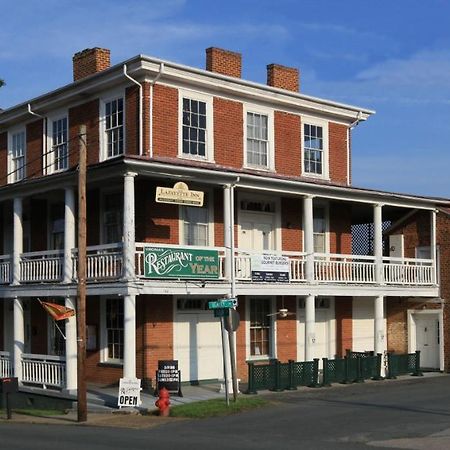 The Lafayette Inn & Restaurant Stanardsville Экстерьер фото