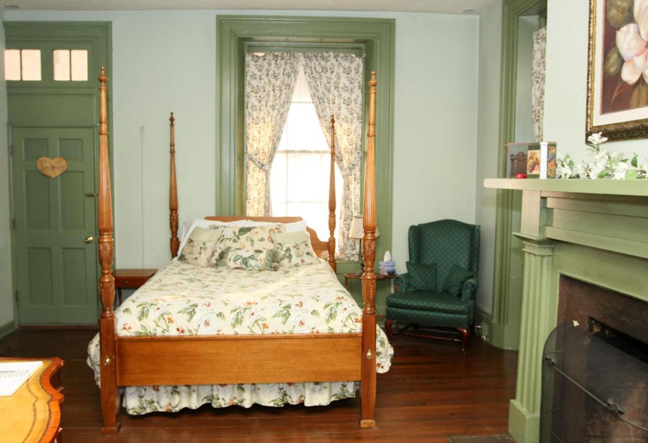 The Lafayette Inn & Restaurant Stanardsville Экстерьер фото