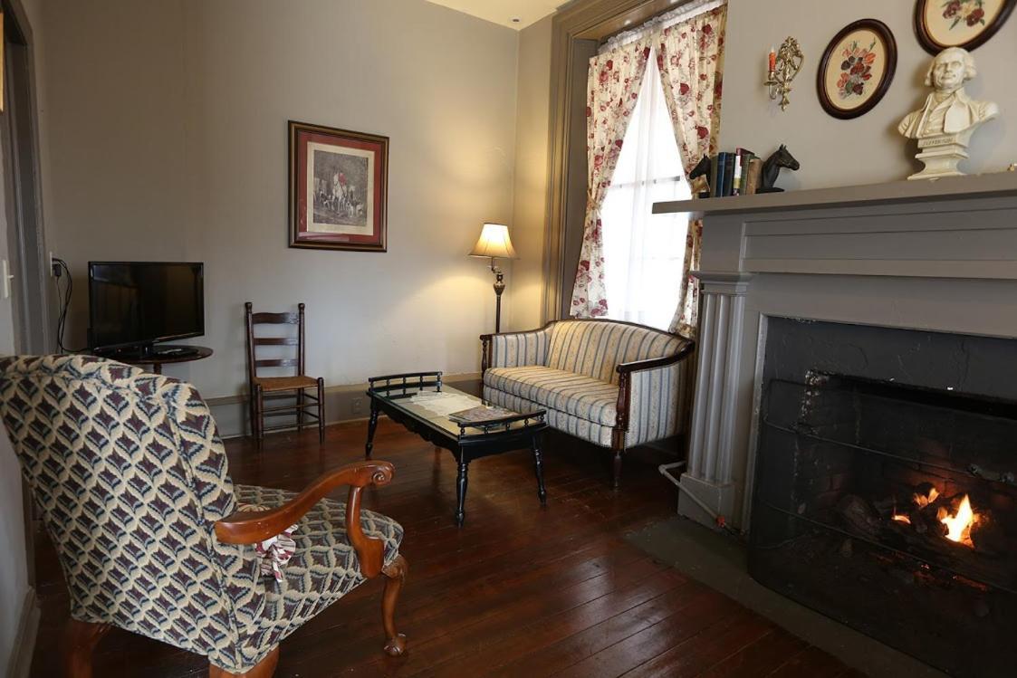The Lafayette Inn & Restaurant Stanardsville Экстерьер фото