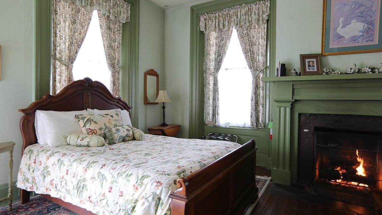 The Lafayette Inn & Restaurant Stanardsville Экстерьер фото