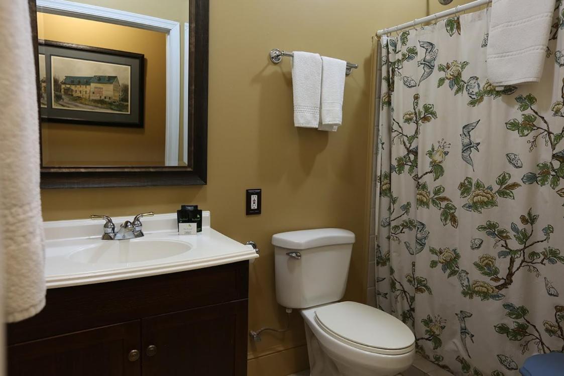 The Lafayette Inn & Restaurant Stanardsville Экстерьер фото