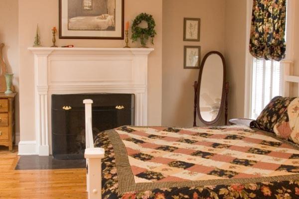 The Lafayette Inn & Restaurant Stanardsville Экстерьер фото