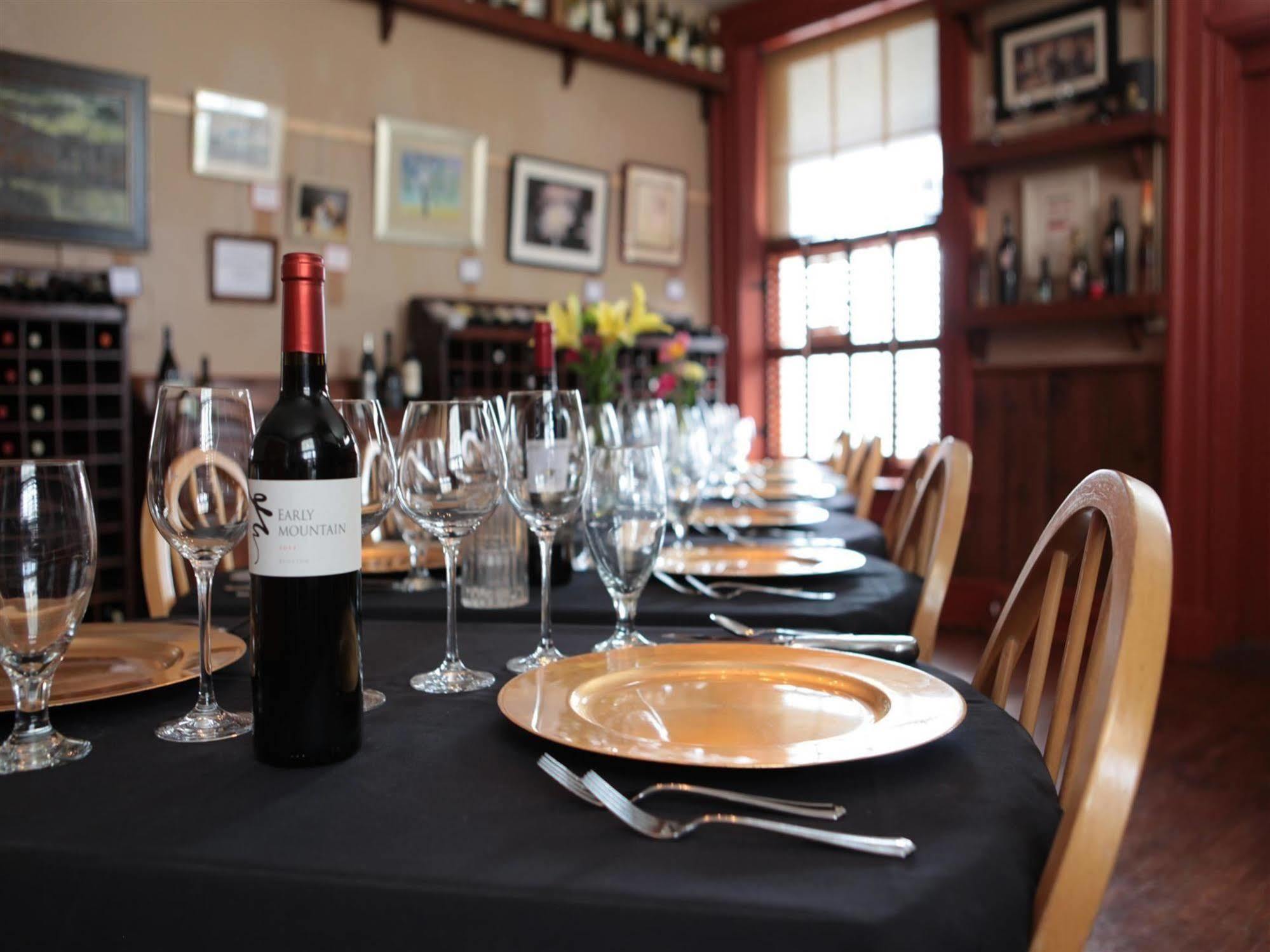 The Lafayette Inn & Restaurant Stanardsville Экстерьер фото